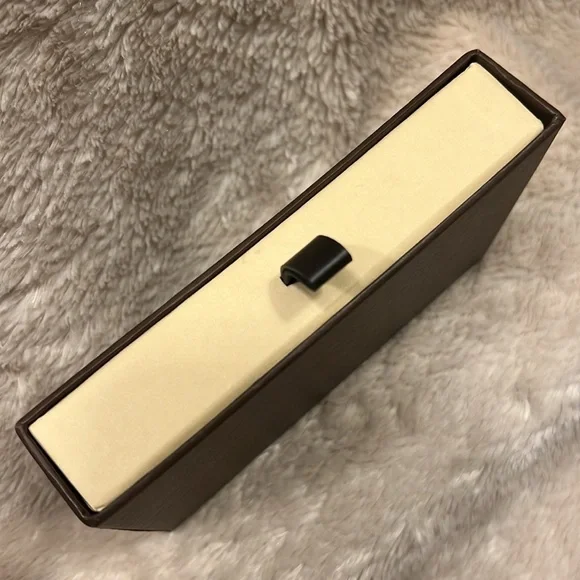 LOUIS VUITTON Tortoise Lock and Key Bag Charm/Key Holder - Picture 11 of 16